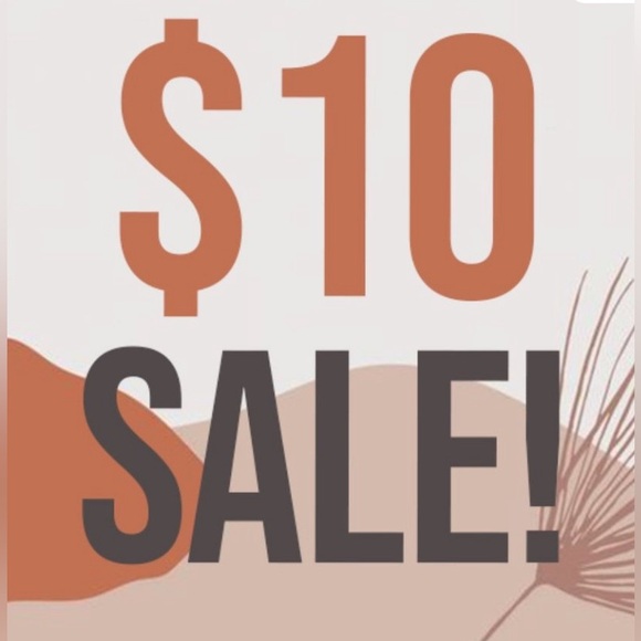 Other - 🥶🧤• LIVE Winter Auction •